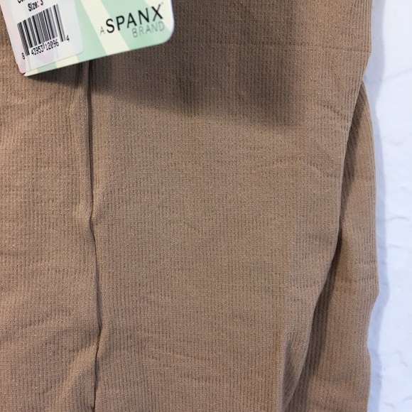 Assets by Sara Blakely Sensational Shapers Buff - Picture 6 of 9